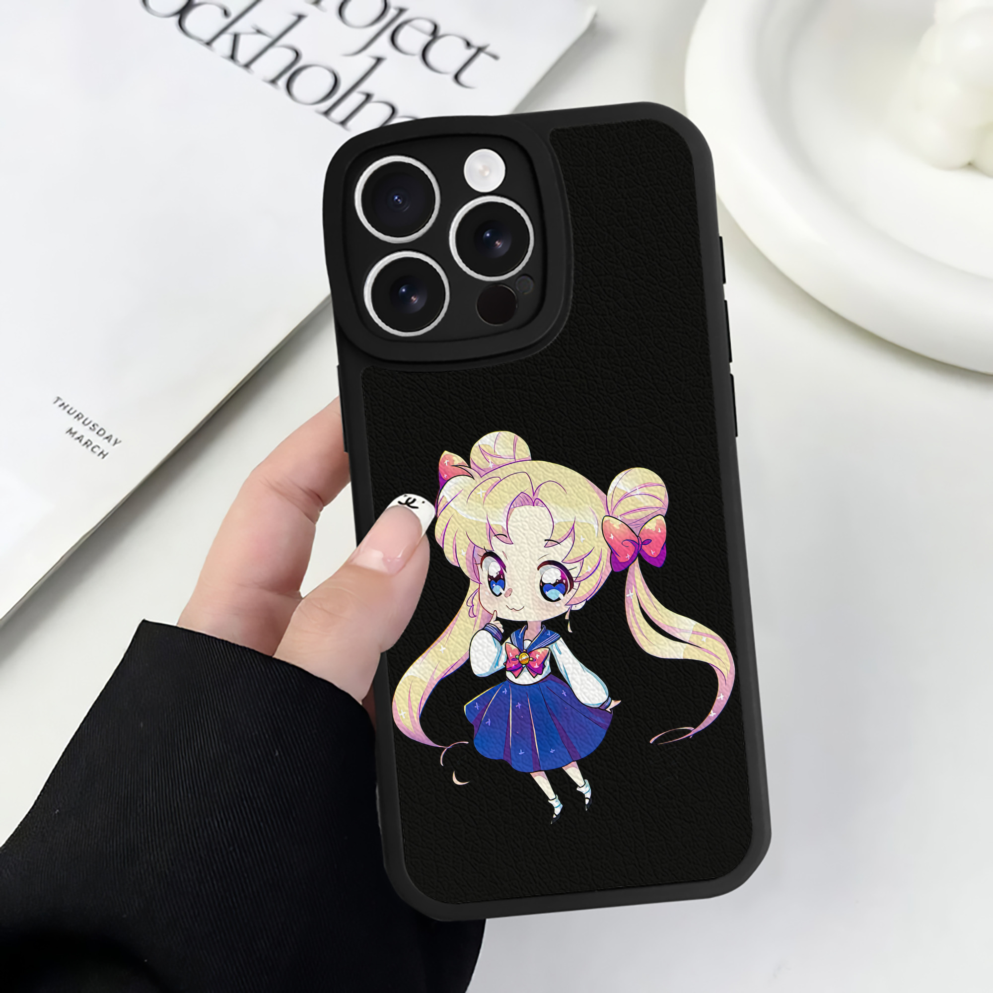 （画像用） 美少女戦士セーラームーン 月野 うさぎ つきの うさぎ Sailor Moon Tsukino Usagi 【iPhone 16シリーズ対応】シリコンスマホケース（レザー調） 材質：シリコン